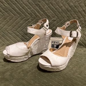 Frye Corrina Woven Off White Wedge Sandals 5.5